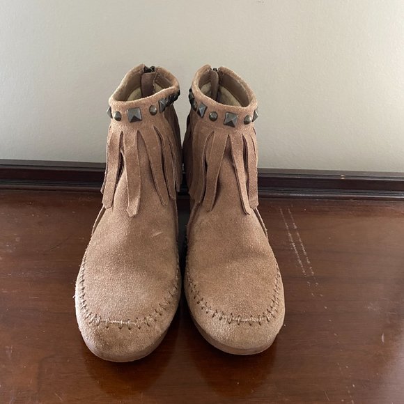 Tan Suede Wedge Booties with Fringe Size 7.5 - Picture 3 of 6